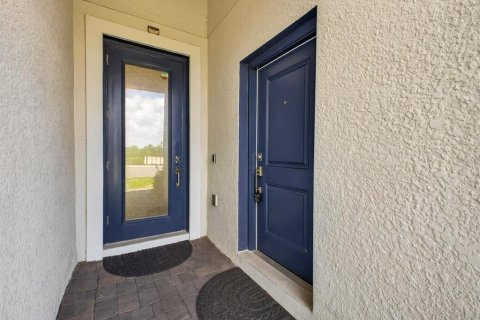 House in Davenport, Florida 4 bedrooms, 195.93 sq.m. № 2197354 - photo 2