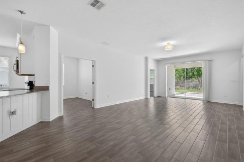 House in Davenport, Florida 4 bedrooms, 195.93 sq.m. № 2197354 - photo 9