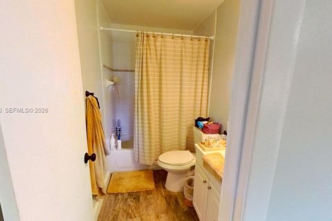 Touwnhouse à vendre à Miami, Floride: 2 chambres, 129.6 m2 № 2068060 - photo 27