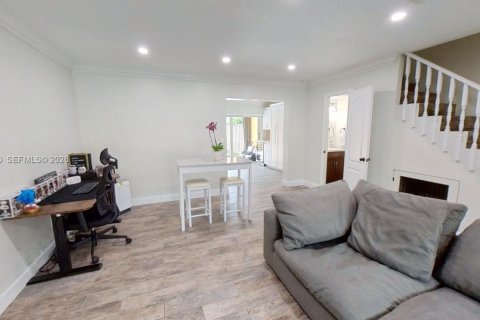 Touwnhouse à vendre à Miami, Floride: 2 chambres, 129.6 m2 № 2068060 - photo 20