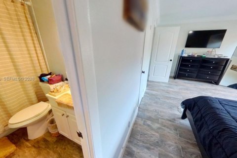 Touwnhouse à vendre à Miami, Floride: 2 chambres, 129.6 m2 № 2068060 - photo 26