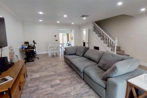 Touwnhouse à vendre à Miami, Floride: 2 chambres, 129.6 m2 № 2068060 - photo 21
