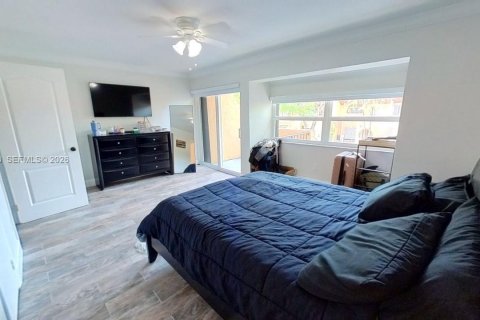 Touwnhouse à vendre à Miami, Floride: 2 chambres, 129.6 m2 № 2068060 - photo 25