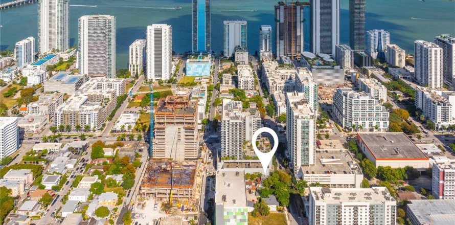Land in Miami, Florida № 1699308