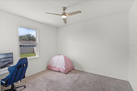 House in Winter Haven, Florida 4 bedrooms, 227.33 sq.m. № 1911275 - photo 25