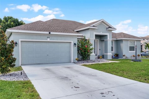 House in Winter Haven, Florida 4 bedrooms, 227.33 sq.m. № 1911275 - photo 3