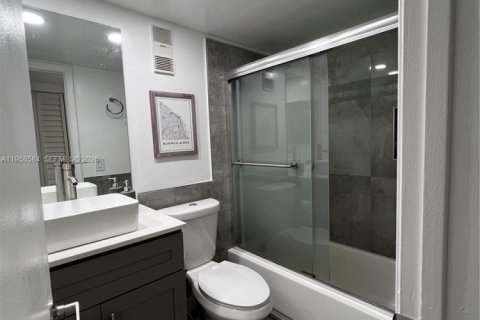 Condominio en alquiler en Pembroke Pines, Florida, 2 dormitorios, 73.11 m2 № 2026584 - foto 10