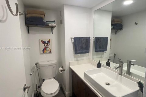 Condominio en alquiler en Pembroke Pines, Florida, 2 dormitorios, 73.11 m2 № 2026584 - foto 16