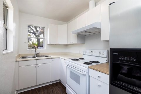 Casa en alquiler en Saint Petersburg, Florida, 2 dormitorios, 71.72 m2 № 1873341 - foto 10