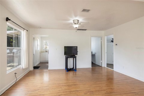 Casa en alquiler en Saint Petersburg, Florida, 2 dormitorios, 71.72 m2 № 1873341 - foto 6