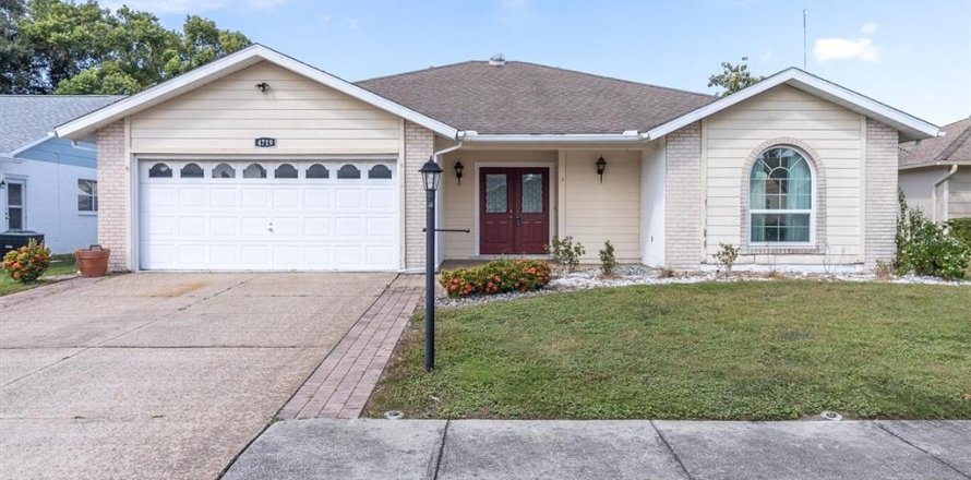 Villa ou maison à New Port Richey, Floride 2 chambres, 152.92 m2 № 2113396