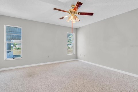 Villa ou maison à vendre à New Port Richey, Floride: 2 chambres, 152.92 m2 № 2113396 - photo 23
