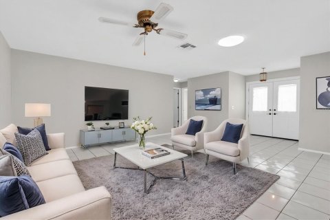 Villa ou maison à vendre à New Port Richey, Floride: 2 chambres, 152.92 m2 № 2113396 - photo 6