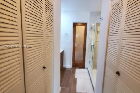 Adosado en venta en Miami Lakes, Florida, 2 dormitorios, 145.76 m2 № 1760957 - foto 20