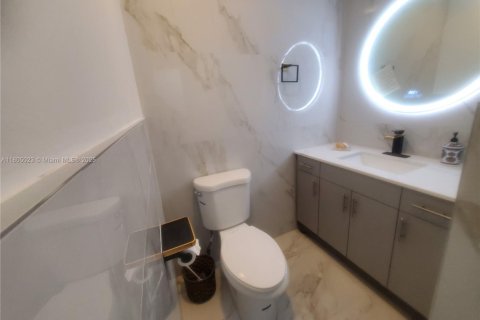 Adosado en venta en Miami Lakes, Florida, 2 dormitorios, 145.76 m2 № 1760957 - foto 6