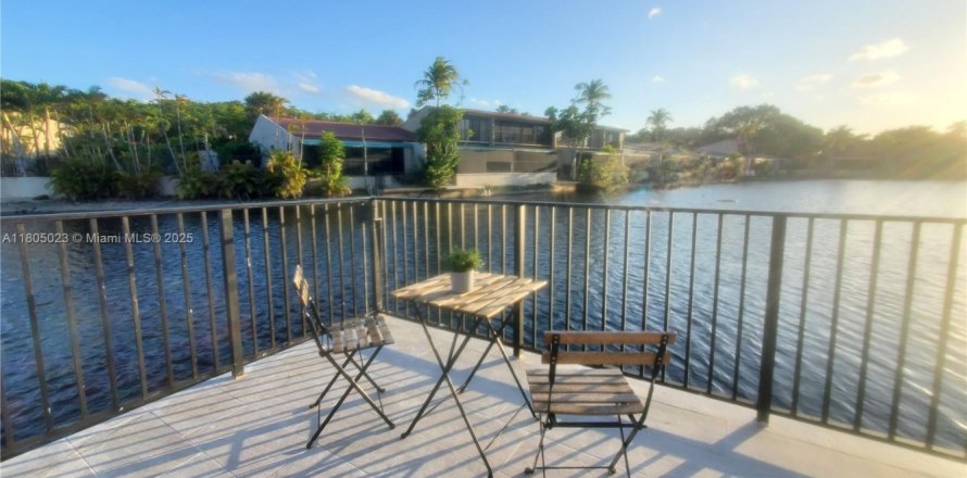 Touwnhouse à Miami Lakes, Floride 2 chambres, 145.76 m2 № 1760957