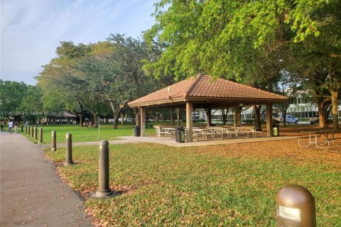 Adosado en venta en Miami Lakes, Florida, 2 dormitorios, 145.76 m2 № 1760957 - foto 28