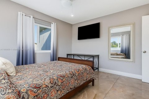 House in Doral, Florida 4 bedrooms, 256.69 sq.m. № 2018600 - photo 21
