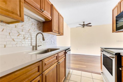 Copropriété à louer à Winter Park, Floride: 2 chambres, 81.85 m2 № 2406655 - photo 4