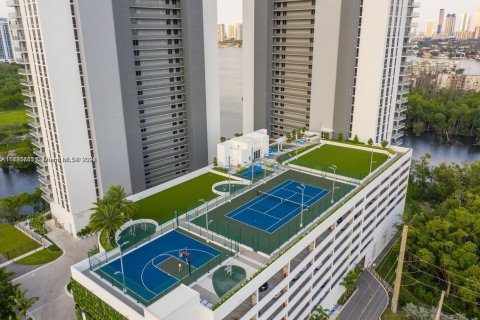Condominio en alquiler en North Miami Beach, Florida, 2 dormitorios, 104.89 m2 № 1981228 - foto 21