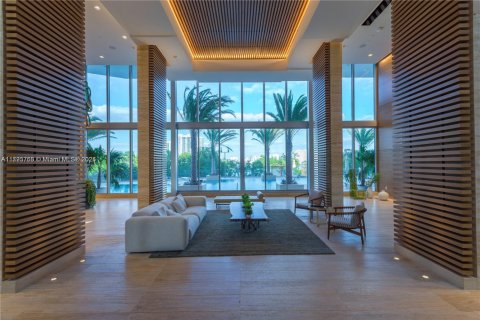 Condominio en alquiler en North Miami Beach, Florida, 2 dormitorios, 104.89 m2 № 1981228 - foto 12