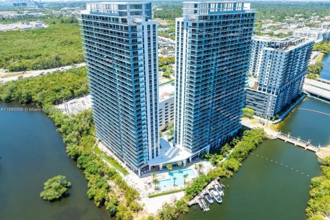 Condominio en alquiler en North Miami Beach, Florida, 2 dormitorios, 104.89 m2 № 1981228 - foto 2