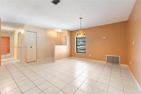 Casa en venta en Homestead, Florida, 3 dormitorios, 164.34 m2 № 2428239 - foto 13