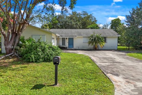 Casa en venta en Homestead, Florida, 3 dormitorios, 164.34 m2 № 2428239 - foto 3