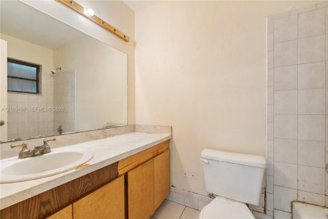 Casa en venta en Homestead, Florida, 3 dormitorios, 164.34 m2 № 2428239 - foto 24