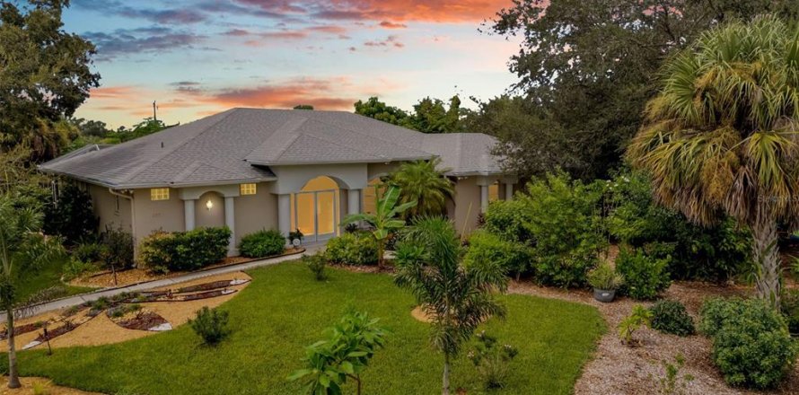 Casa en Port Charlotte, Florida 3 dormitorios, 237.55 m2 № 1910113