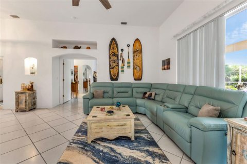 Casa en venta en Port Charlotte, Florida, 3 dormitorios, 237.55 m2 № 1910113 - foto 9
