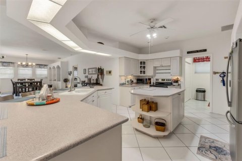 Casa en venta en Port Charlotte, Florida, 3 dormitorios, 237.55 m2 № 1910113 - foto 18