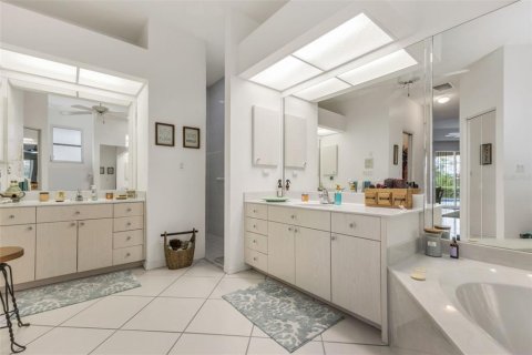 Casa en venta en Port Charlotte, Florida, 3 dormitorios, 237.55 m2 № 1910113 - foto 27
