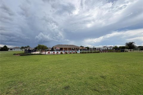 House in Davenport, Florida 5 bedrooms, 250.46 sq.m. № 2237107 - photo 29