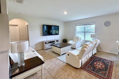 House in Davenport, Florida 5 bedrooms, 250.46 sq.m. № 2237107 - photo 7
