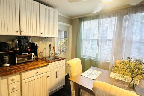 House in Tampa, Florida 3 bedrooms, 115.94 sq.m. № 1910657 - photo 17