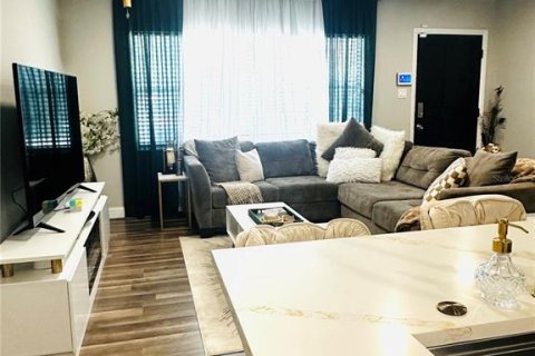 House in Tampa, Florida 3 bedrooms, 115.94 sq.m. № 1910657 - photo 7