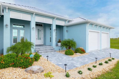 House in Placida, Florida 4 bedrooms, 242.2 sq.m. № 1844295 - photo 6