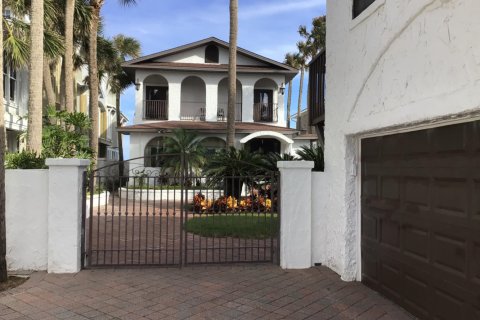 Casa en venta en Atlantic Beach, Florida, 6 dormitorios, 513.38 m2 № 889530 - foto 1