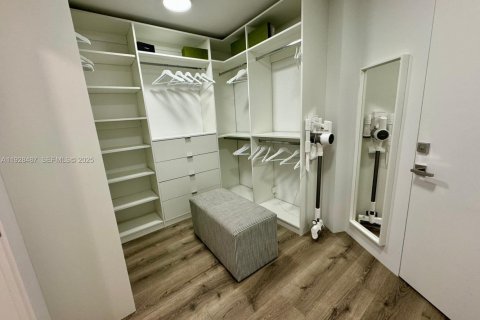 Condominio en alquiler en Key Biscayne, Florida, 3 dormitorios, 165.55 m2 № 2076848 - foto 13