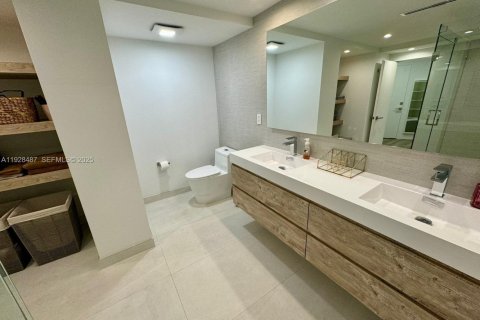Condominio en alquiler en Key Biscayne, Florida, 3 dormitorios, 165.55 m2 № 2076848 - foto 17