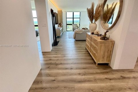 Condominio en alquiler en Key Biscayne, Florida, 3 dormitorios, 165.55 m2 № 2076848 - foto 18