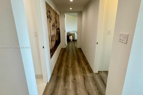 Condominio en alquiler en Key Biscayne, Florida, 3 dormitorios, 165.55 m2 № 2076848 - foto 8