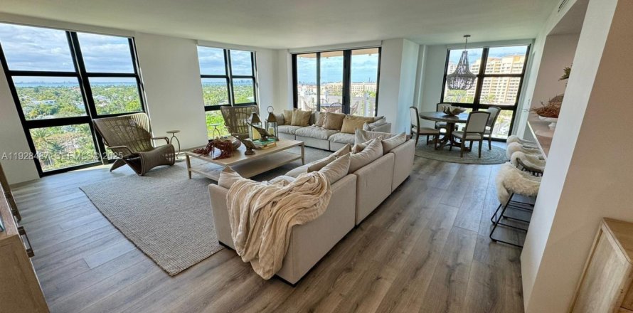 Condominio en Key Biscayne, Florida, 3 dormitorios  № 2076848