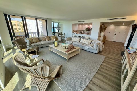 Condominio en alquiler en Key Biscayne, Florida, 3 dormitorios, 165.55 m2 № 2076848 - foto 2