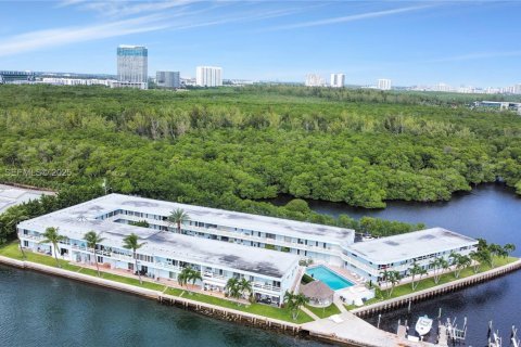 Купить кондоминиум в Норт-Майами, Флорида 1 спальня, 59.46м2, № 1951308 - фото 5