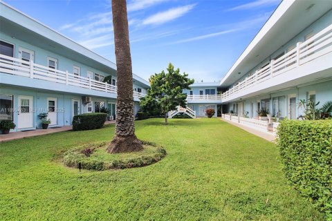 Купить кондоминиум в Норт-Майами, Флорида 1 спальня, 59.46м2, № 1951308 - фото 15