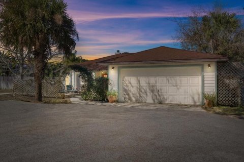 House in Vero Beach, Florida 4 bedrooms, 237.27 sq.m. № 2228289