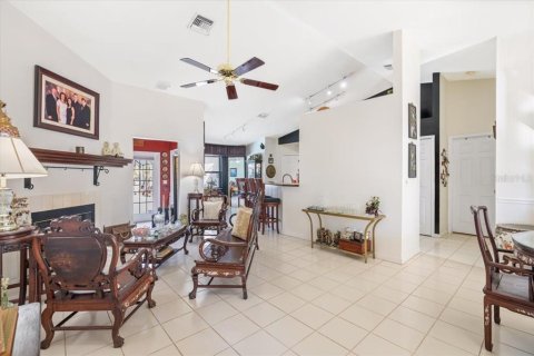 House in Vero Beach, Florida 4 bedrooms, 237.27 sq.m. № 2228289 - photo 8
