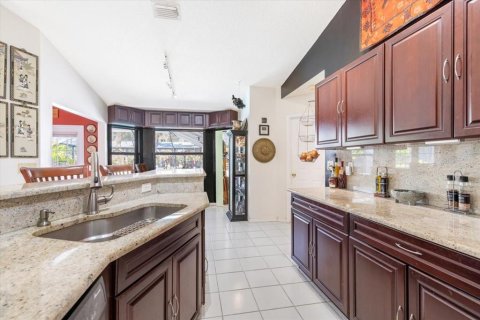 House in Vero Beach, Florida 4 bedrooms, 237.27 sq.m. № 2228289 - photo 11
